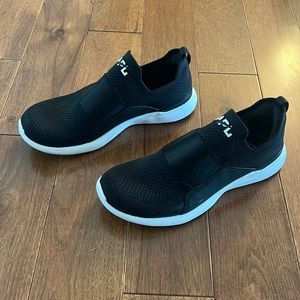 APL women’s sneaker